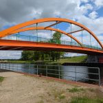 Warum ich plötzlich über ein Millionärsgrundstück flüchtete – und Deutschland für 750 Meter einen Linienbus organisiert!
