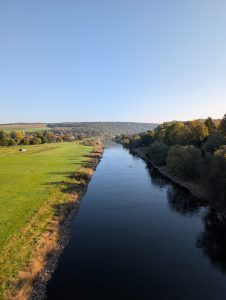 Die Fähre macht Winterurlaub – und der Wanderbruder muss über die Berge!
