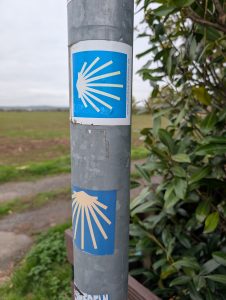 26,11 Kilometer, Bahnlärm und Pilgerpolitik – der Wanderbruder unterwegs nach Lollar!
