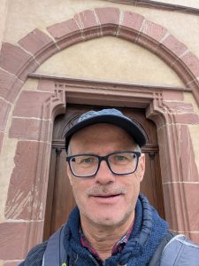 Fazit: 287,99 Kilometer und ein blau-grünes Knie.